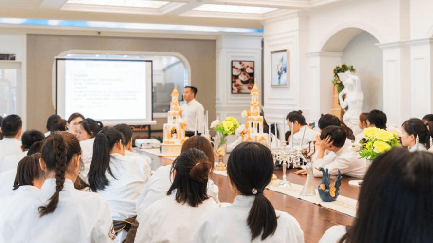 一鸣食品来校为学员实操培训,真实体验制作门店产品!